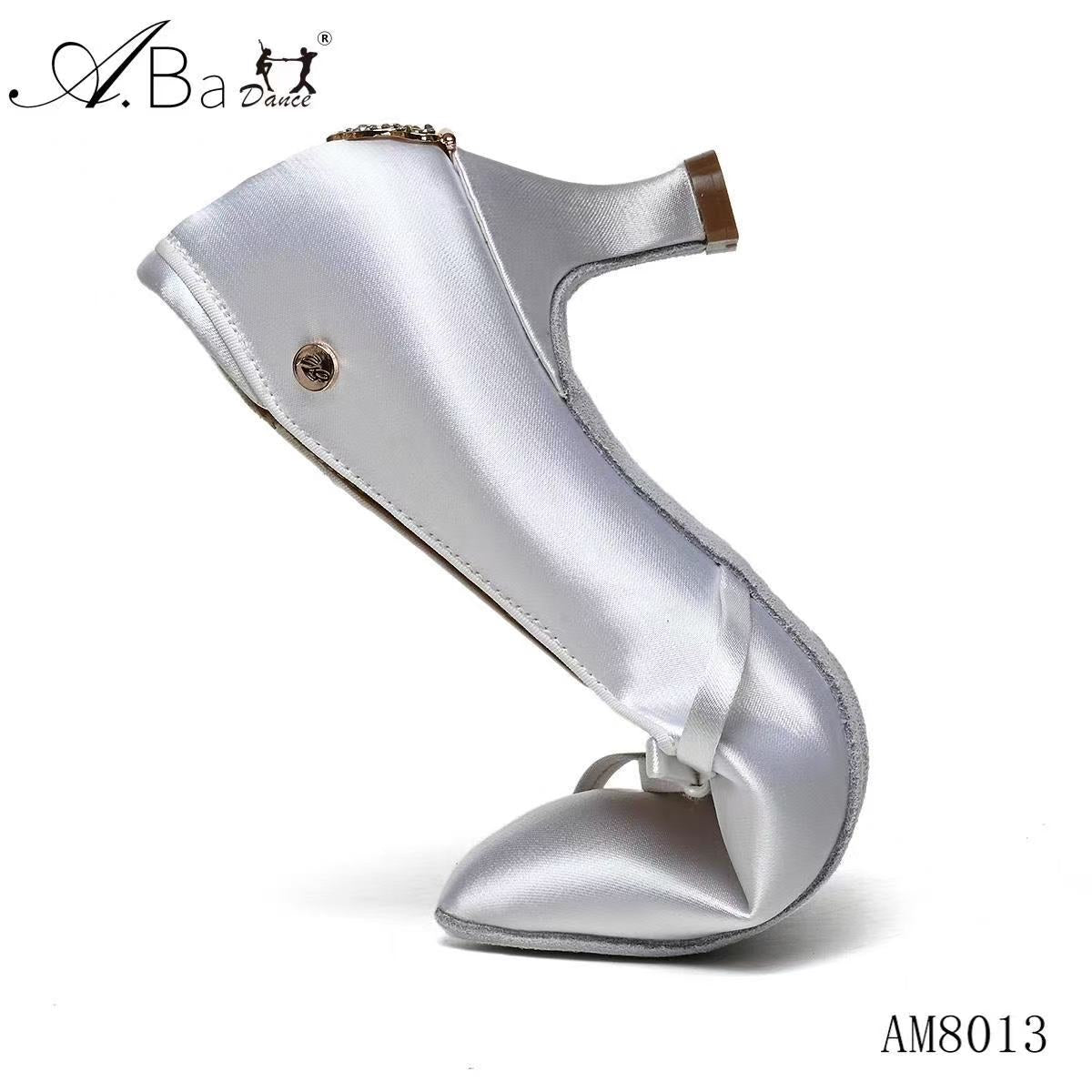 ABA DANCE.AM8013 Women’s White Modern Dance Shoes – Bow & Crown Heel Detail - Mine·Jas