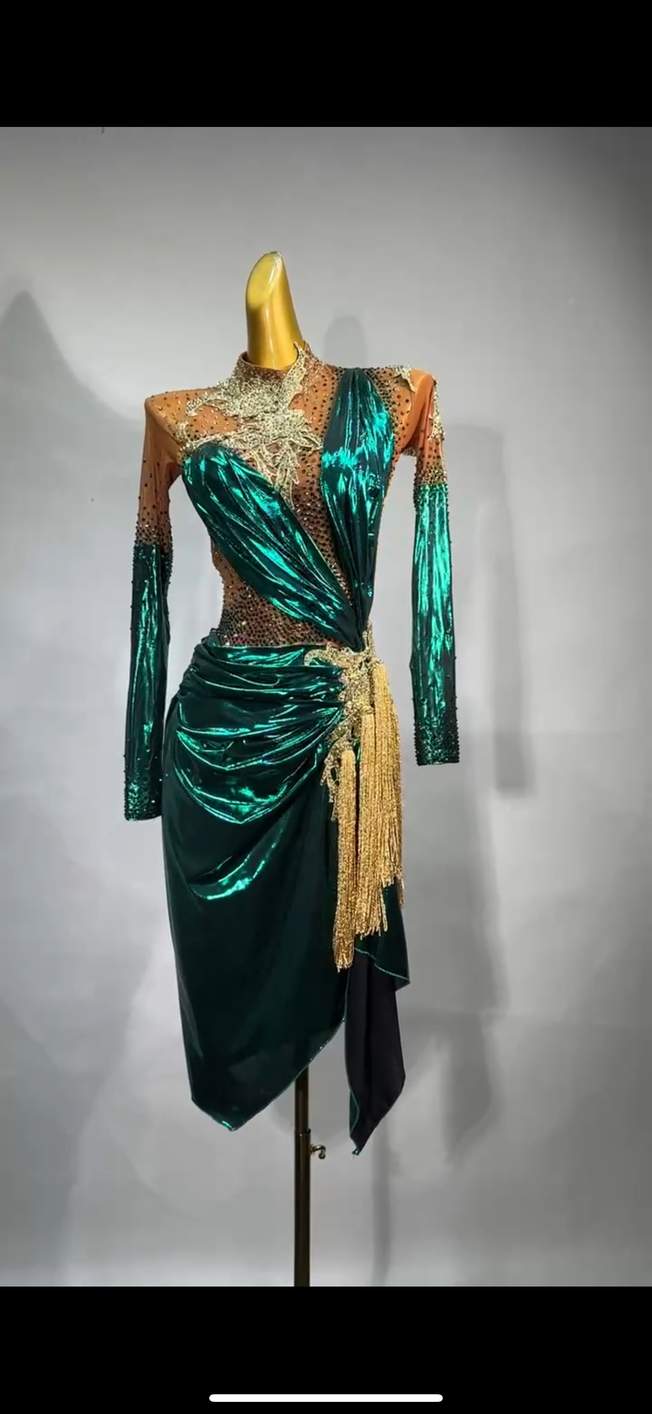 MINEJAS.018 Shinning Green Latin Dance Costume MineJas MINEJAS.018 Shinning Green Latin Dance Costume MineJas