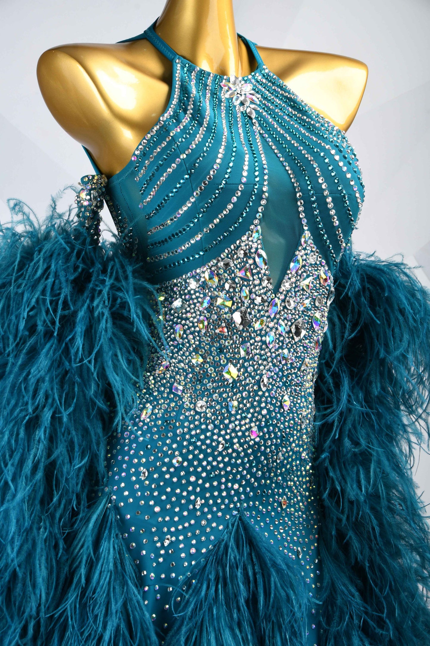 MINEJAS.B454 Teal Feather Halter Ballroom Dance Costume