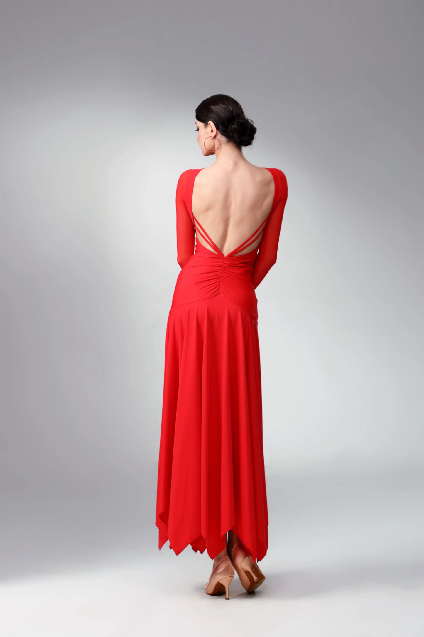 TID. M362 performance clothes, national ballroom dance clothes, dresses, and performance clothes can be customized.