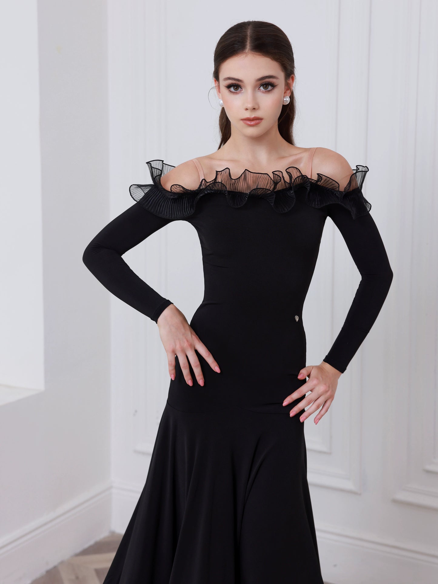 TID brand modern dance dress women's 2025 new lace neckline design friendship pendulum skirt national ballroom dance skirt