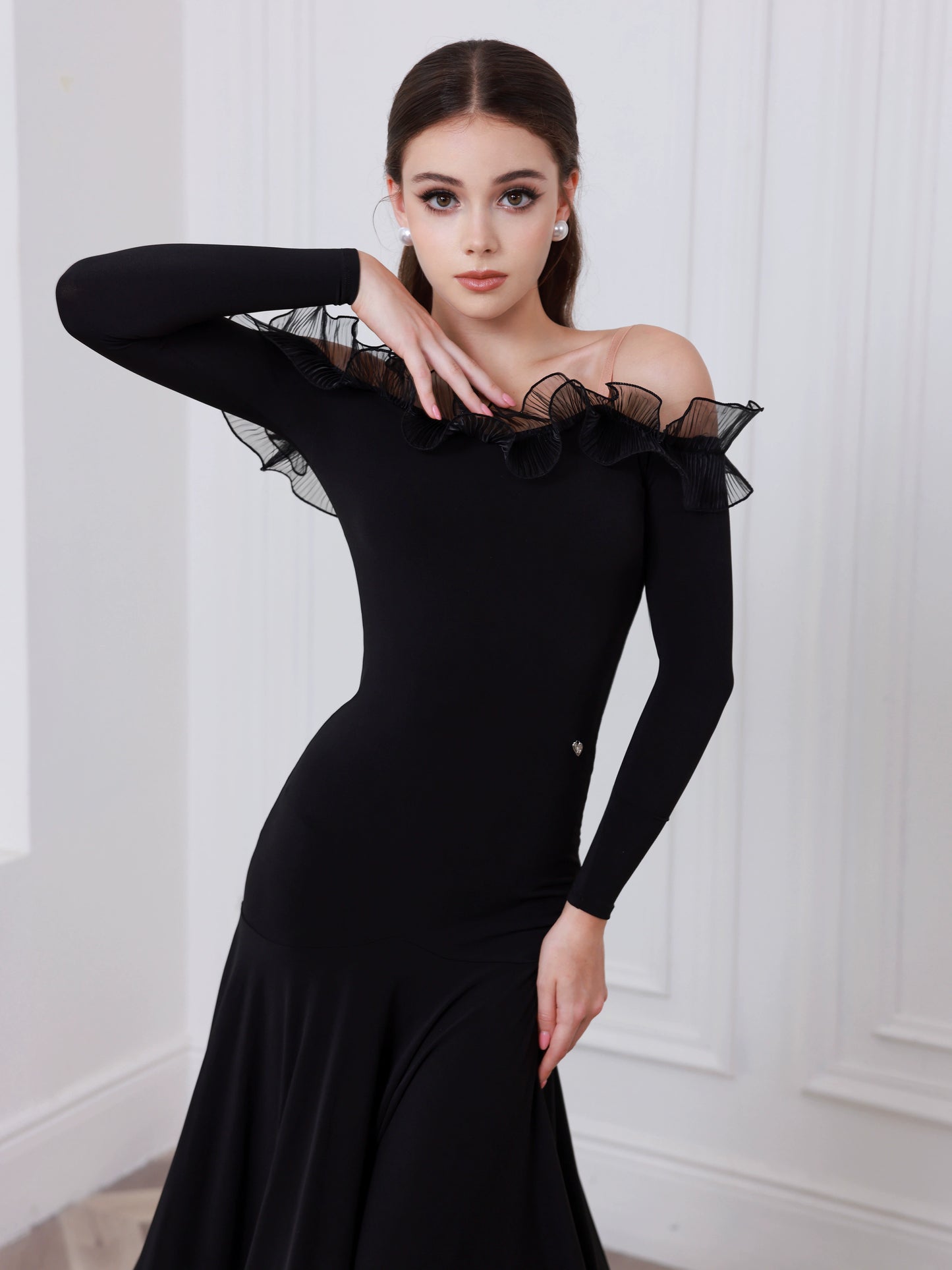 TID brand modern dance dress women's 2025 new lace neckline design friendship pendulum skirt national ballroom dance skirt