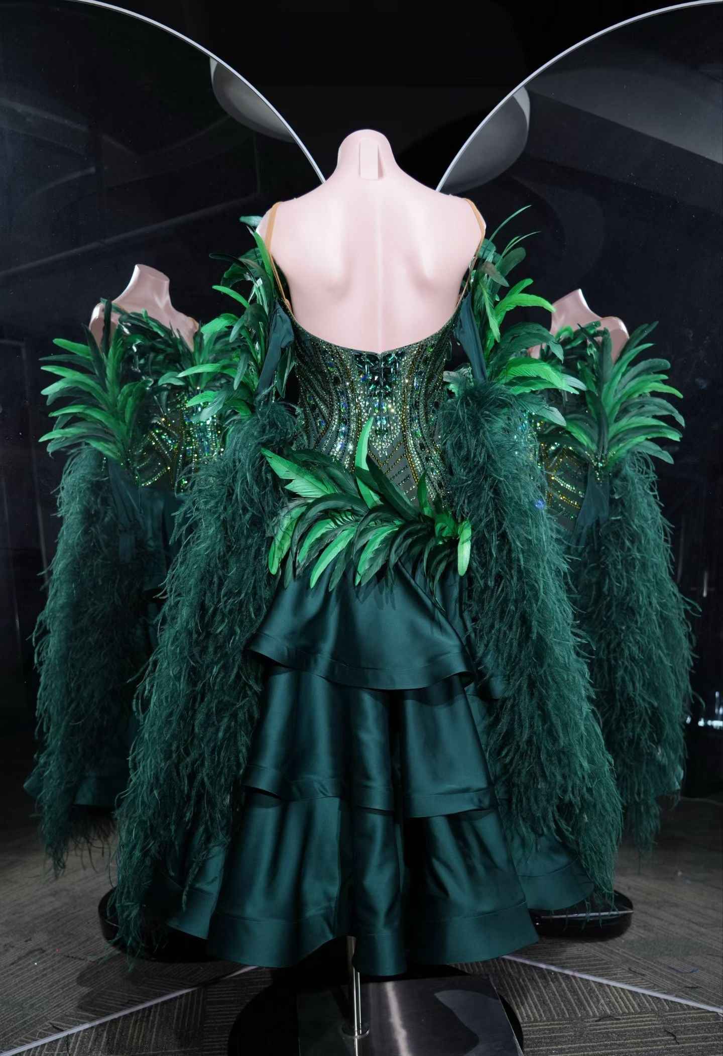 PEI.B011 Luxury Green Feather Ballroom Dance Dress