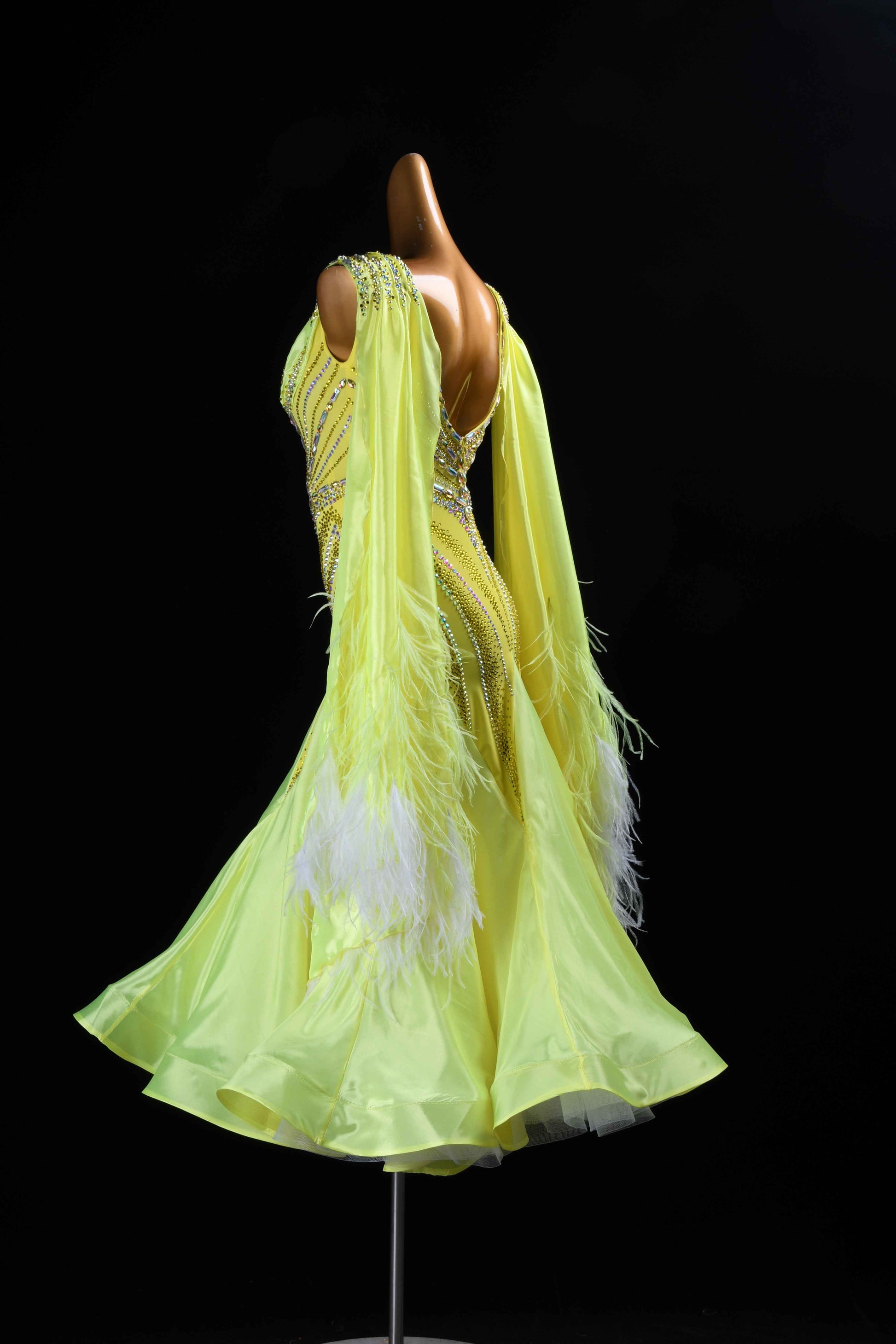MINEJAS.B405 Yellow Feather Japanese Fabric Backless Ballroom Dress