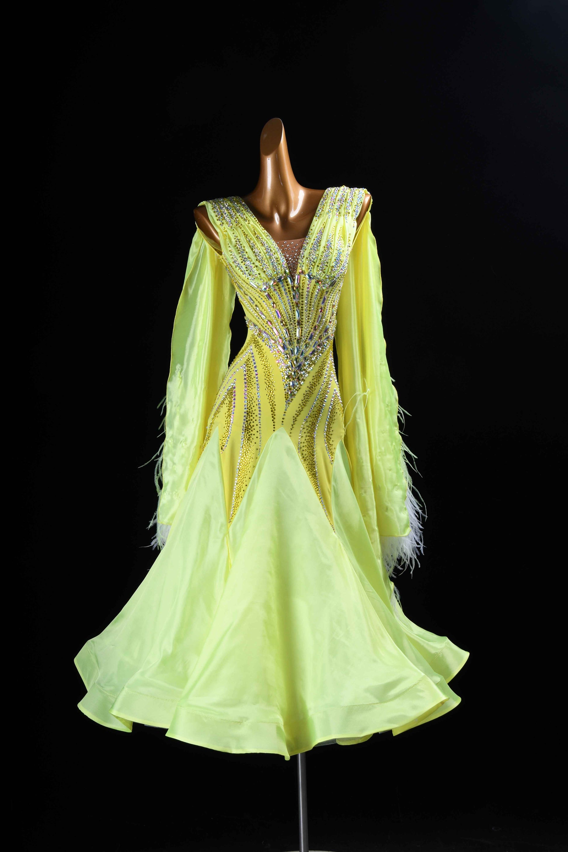 MINEJAS.B405 Yellow Feather Japanese Fabric Backless Ballroom Dress