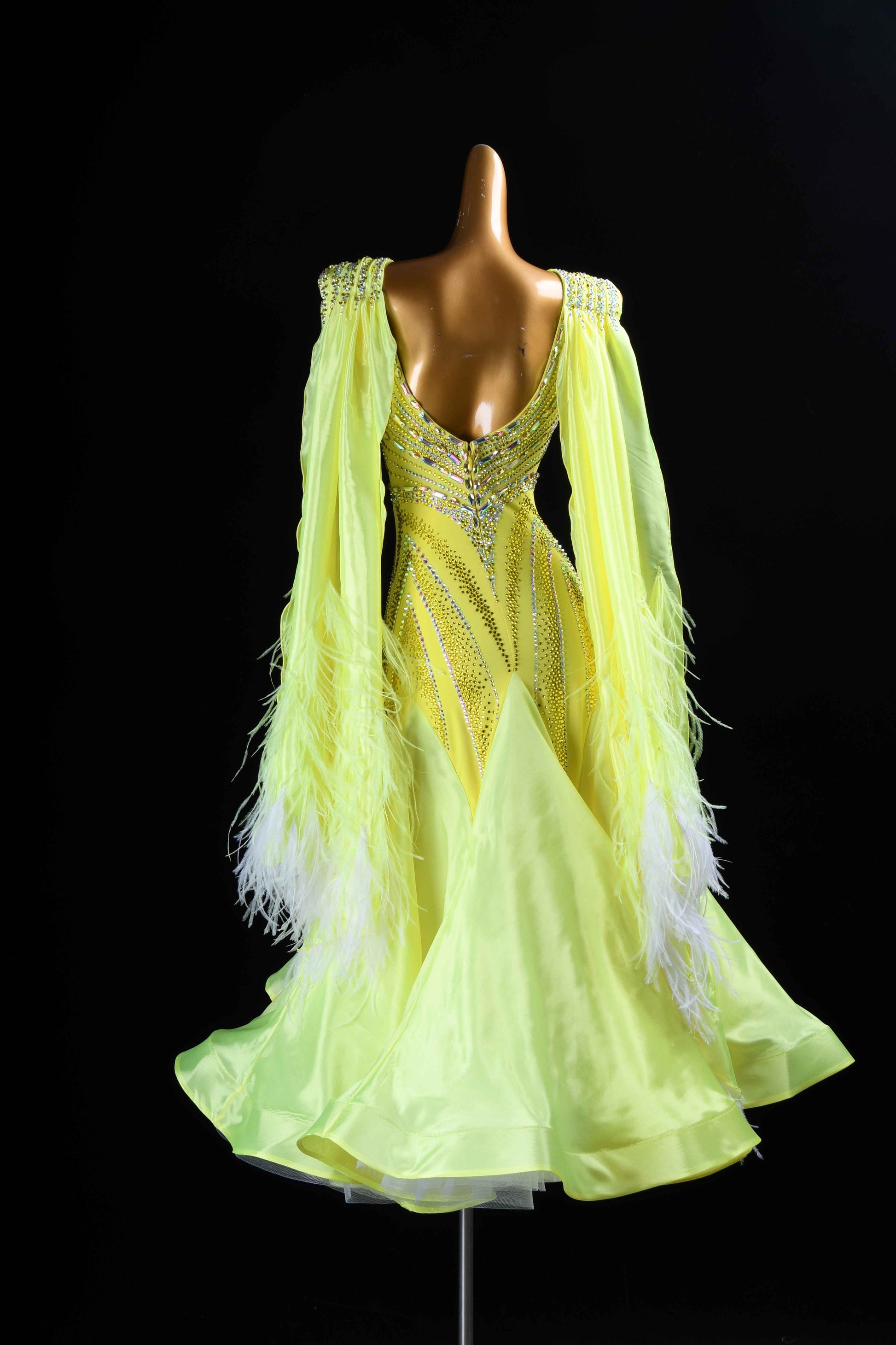 MINEJAS.B405 Yellow Feather Japanese Fabric Backless Ballroom Dress