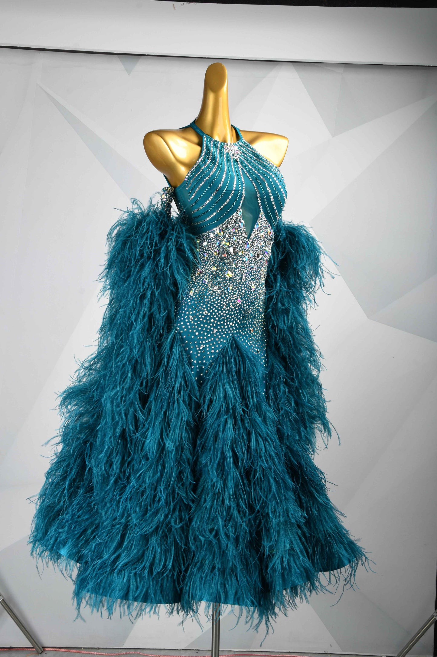 MINEJAS.B454 Teal Feather Halter Ballroom Dance Costume