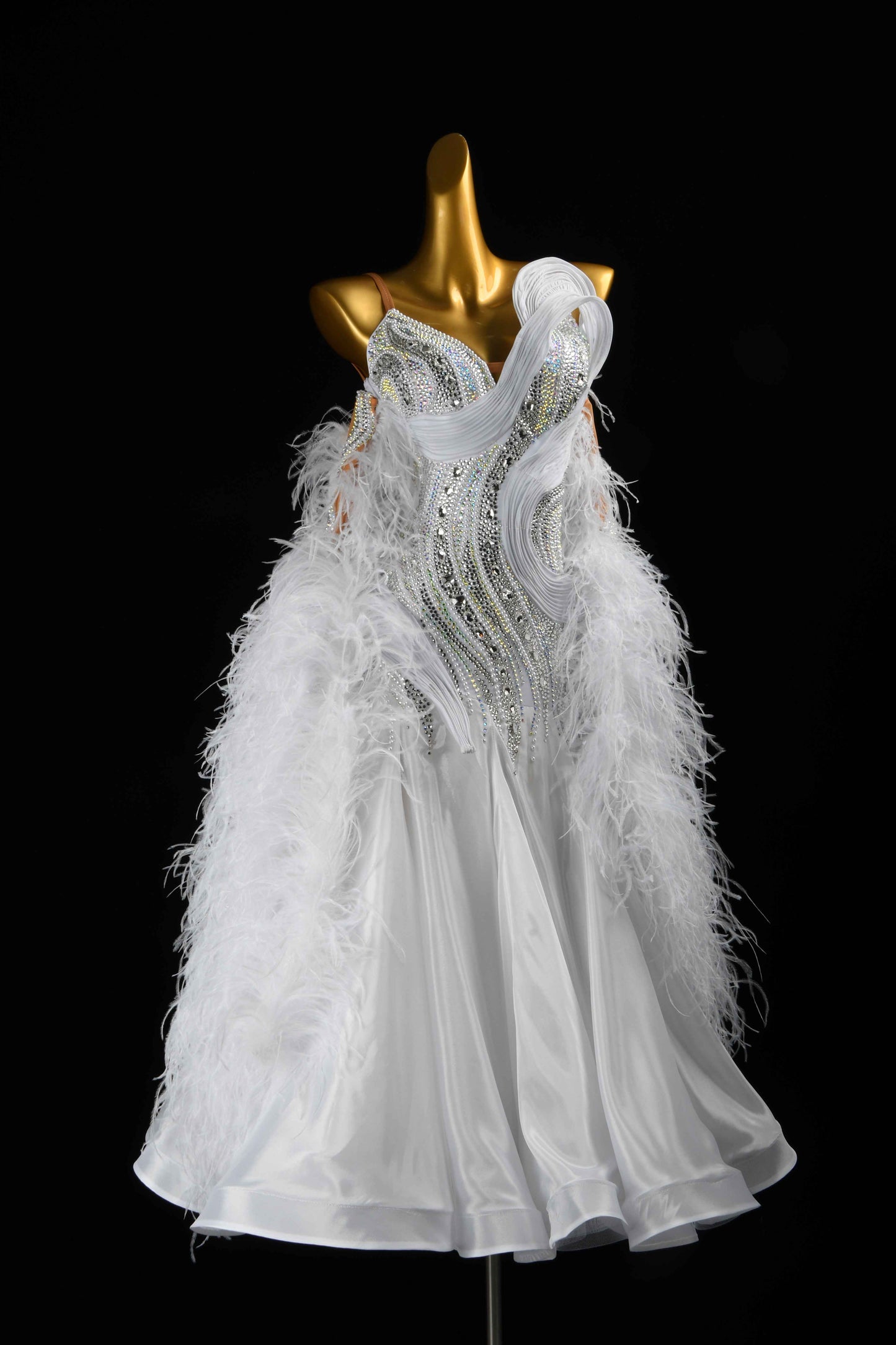 MINEJAS.B456 White Feather Rhinestone Ballroom Gown