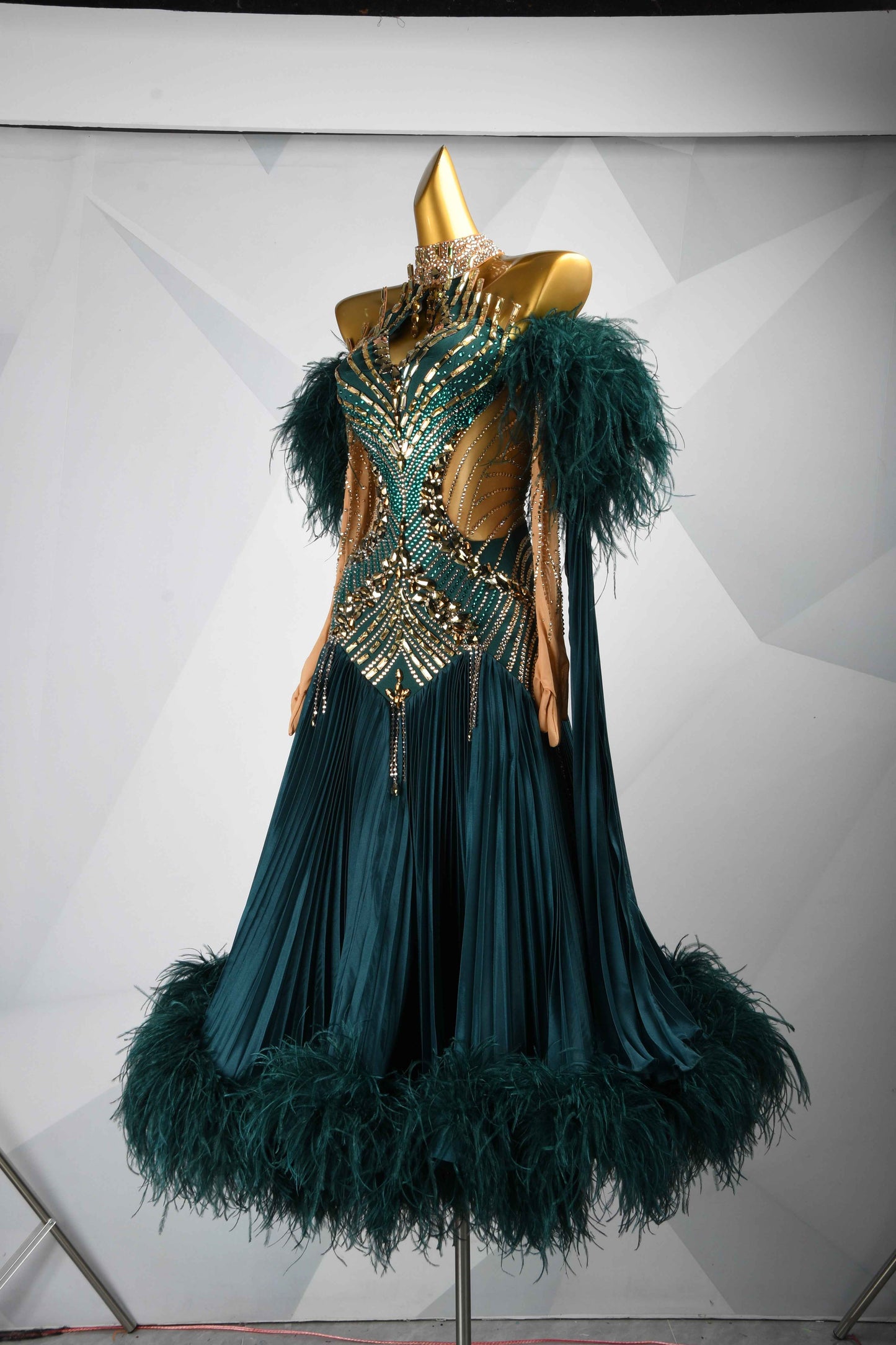 MINEJAS.B457 Dark Green Feather Pleated Ballroom Dress