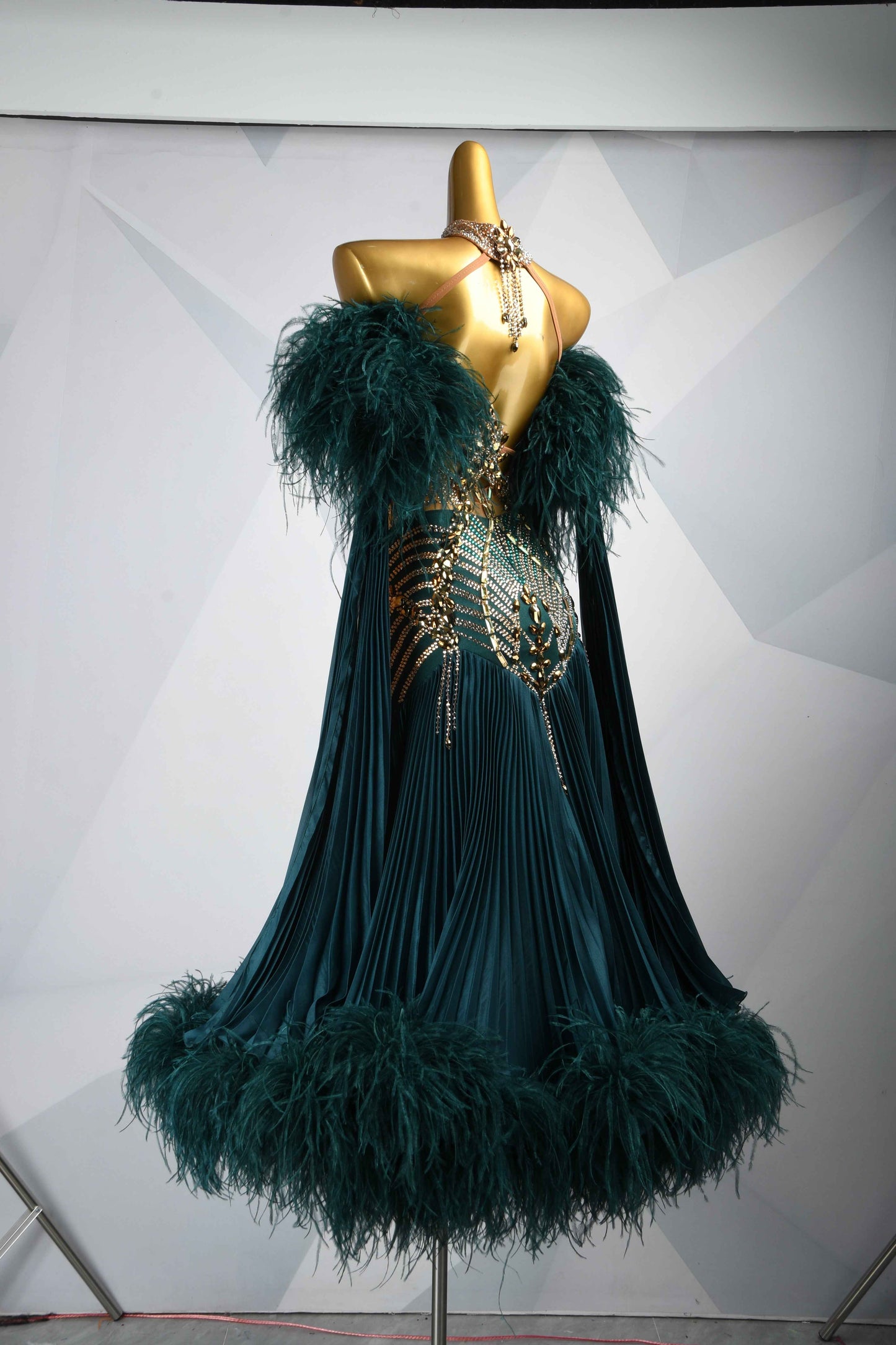 MINEJAS.B457 Dark Green Feather Pleated Ballroom Dress