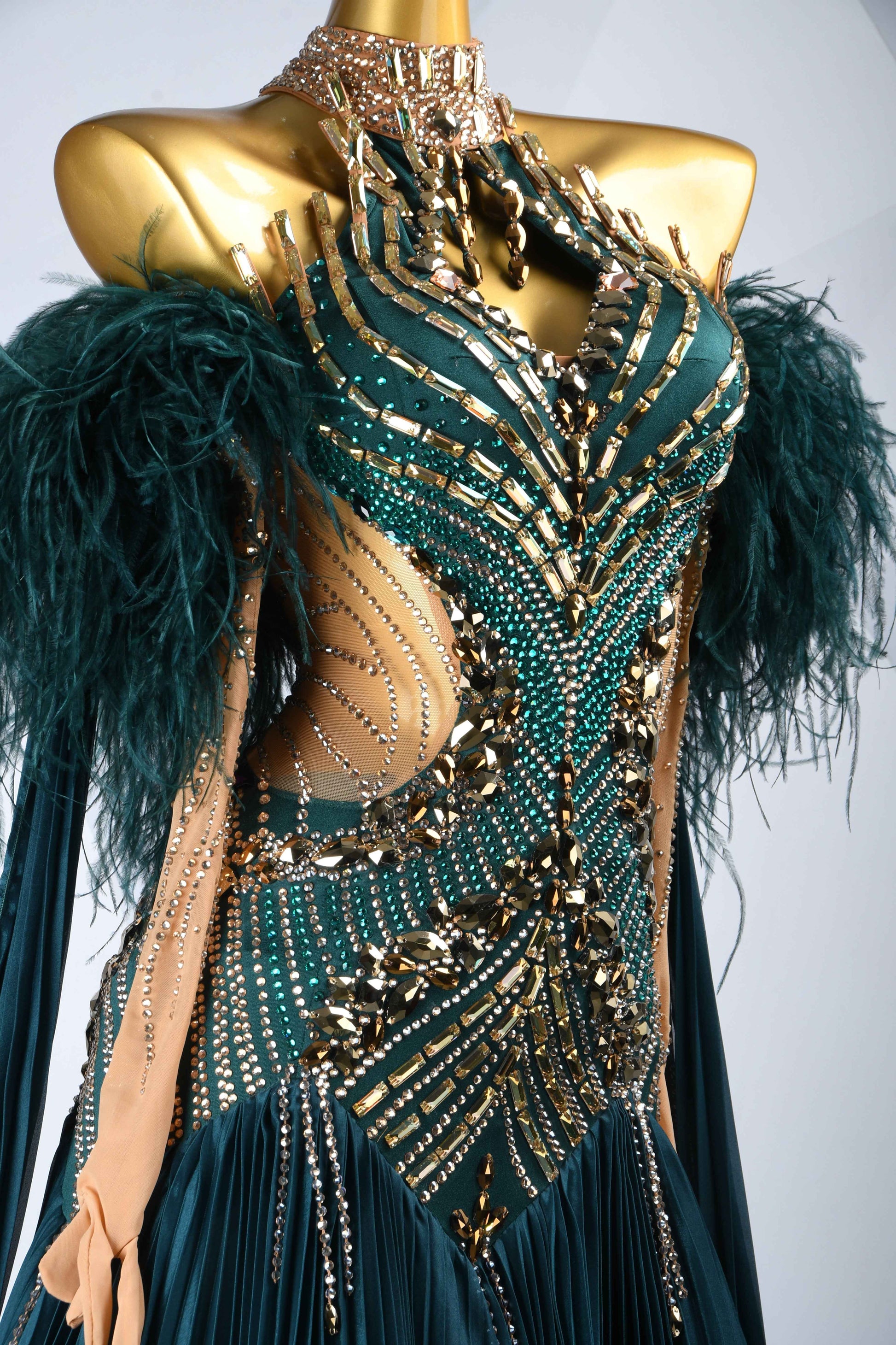 MINEJAS.B457 Dark Green Feather Pleated Ballroom Dress