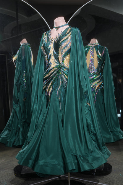 MINEJAS.L536 Abito da ballo da sala verde smeraldo intenso con maniche a mantella e strass AB | Abito standard con scollo a V