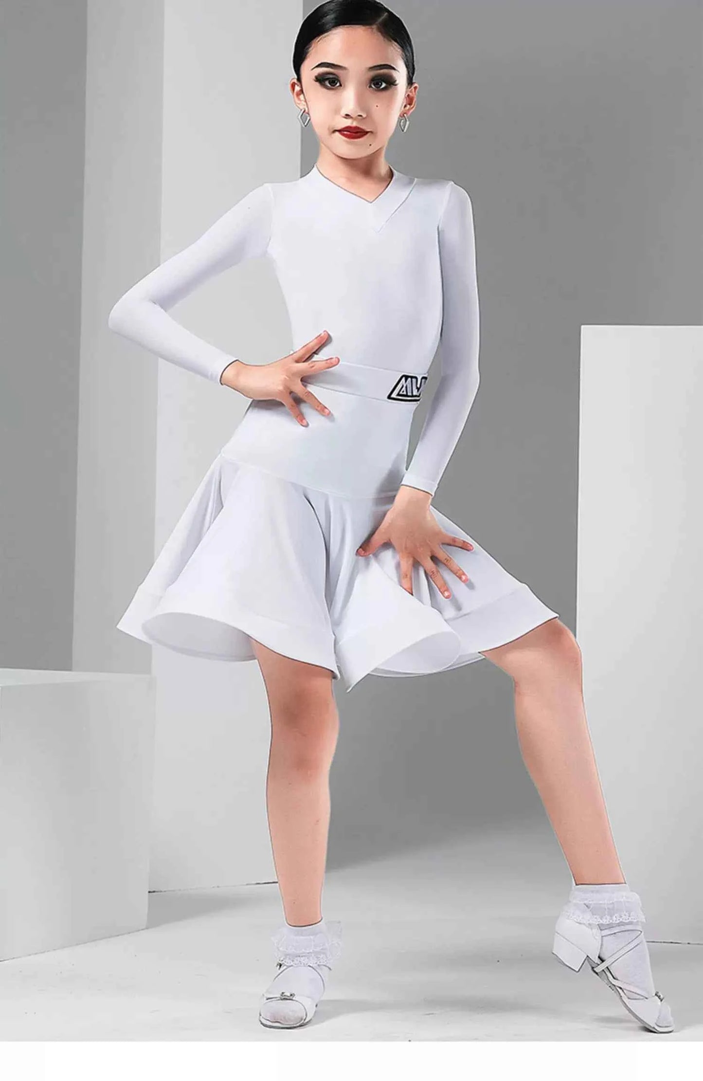 MLX.8913 Children's National Standard Dance Training Performance Costumes Girls Latin Dance Costumes Long Sleeves Competition Regulations