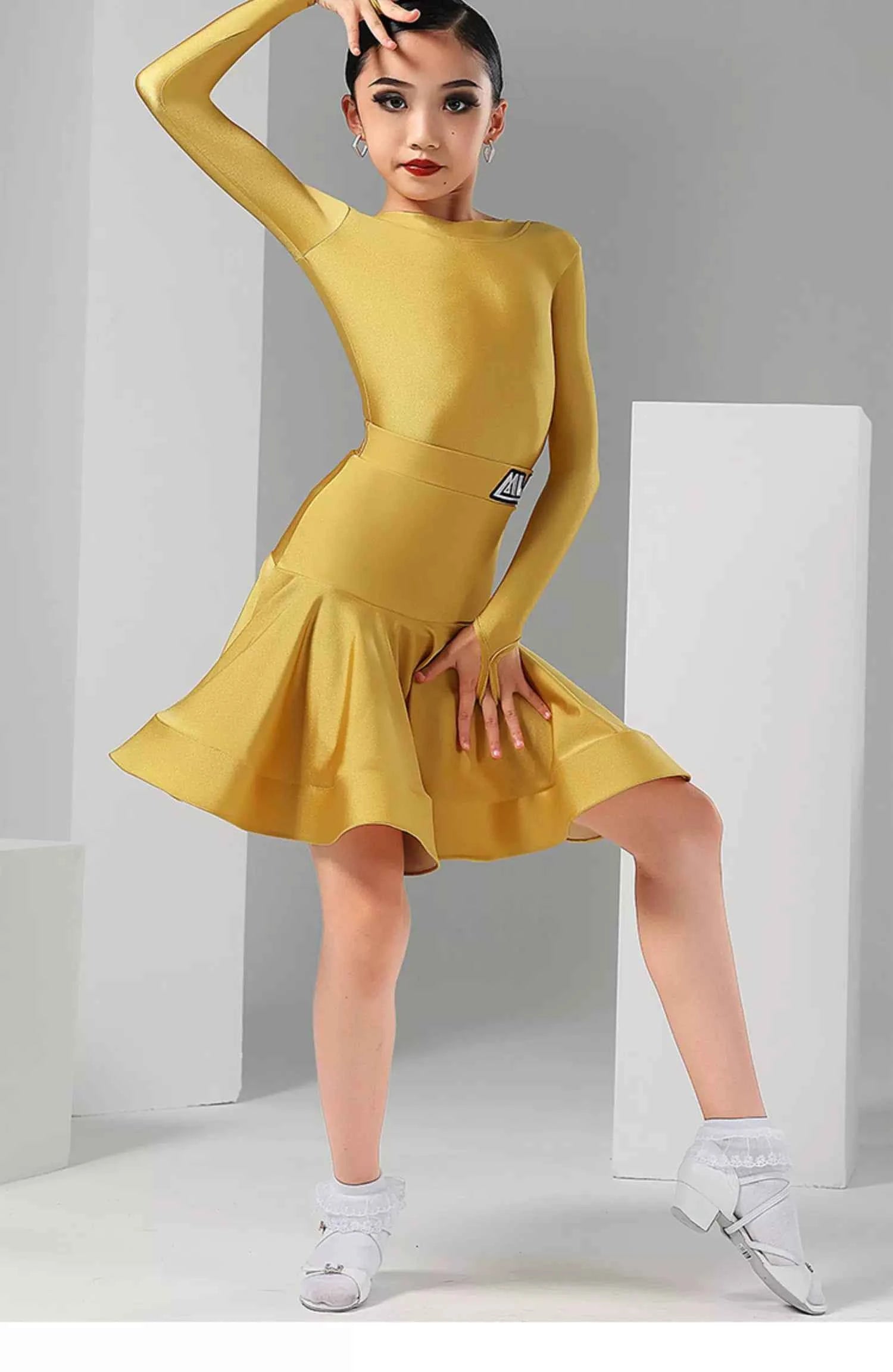 MLX8921 Latin dance girls long-sleeved competition stipulates that children's national standard dance performance practice clothing