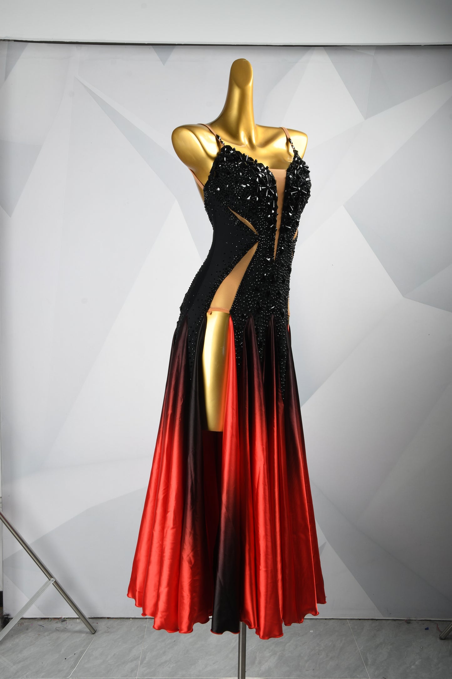 MINEJAS 2526 Black to Red Gradient Dress | Sleek American Smooth Style